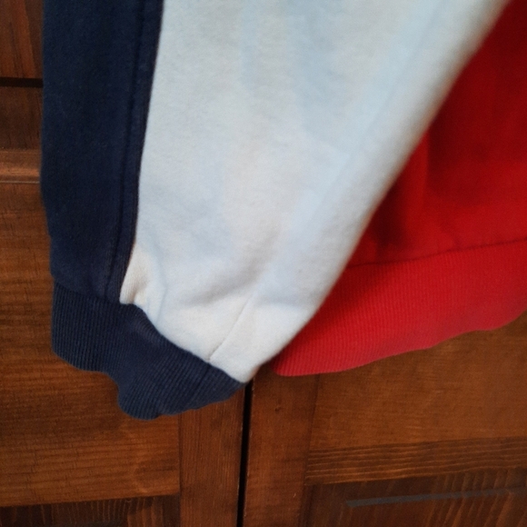 Fila Colorblock Red White Blue Embroidered Logo Crewneck Sweatshirt Size Large - Picture 7 of 10